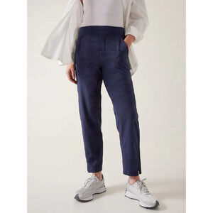 Athleta 4 navy blue camo Brooklyn Ankle pant crop comfort style work easy wear